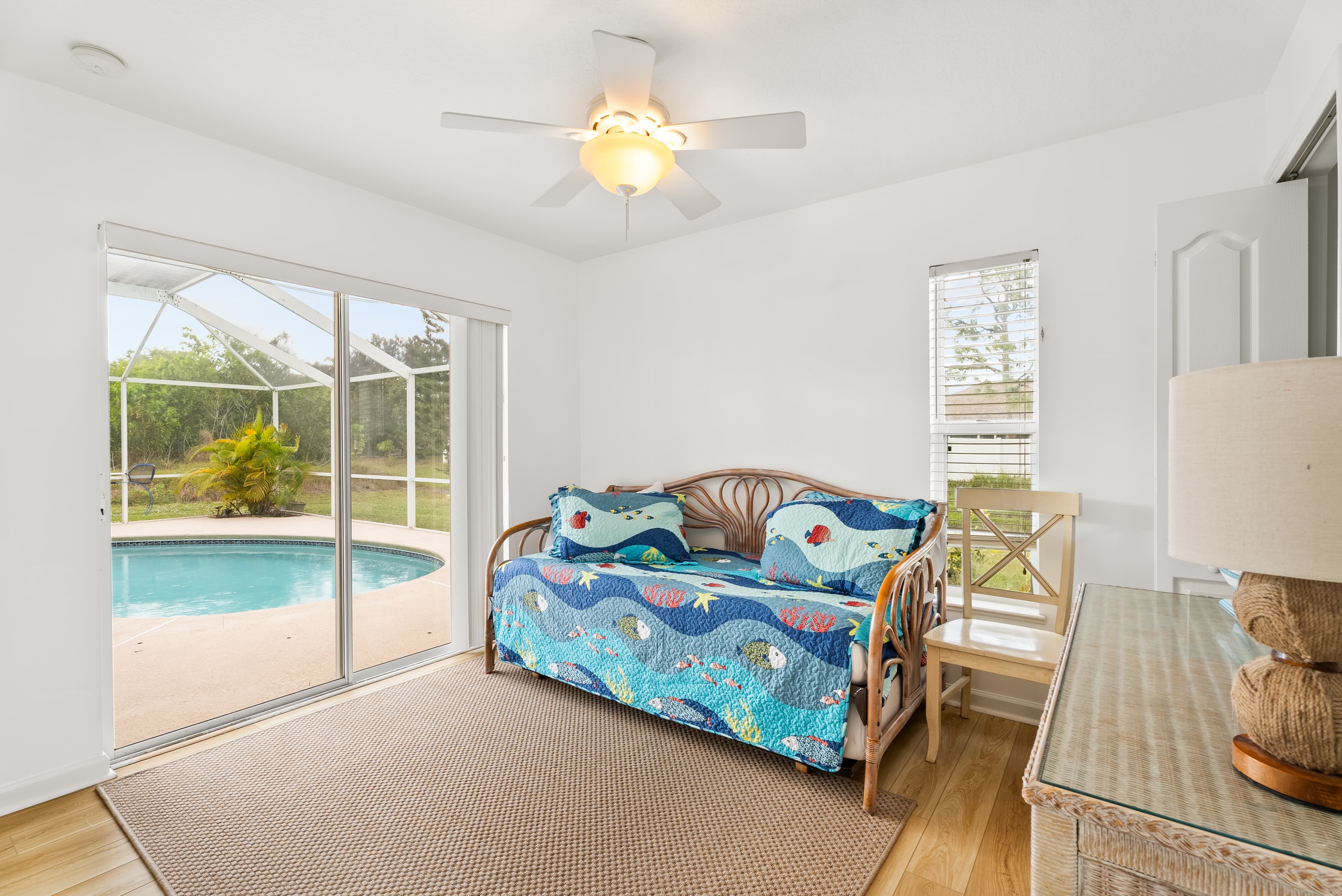 Flexible pullout bedroom for extra guests